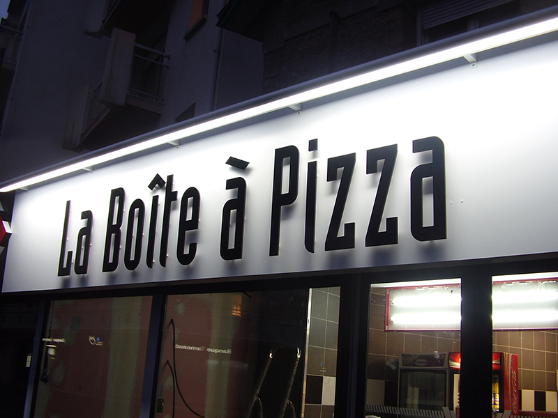 Enseigne lettres découpées pour la communication CITYPLAST Enseigne lettres découpées pour la communication CITYPLAST