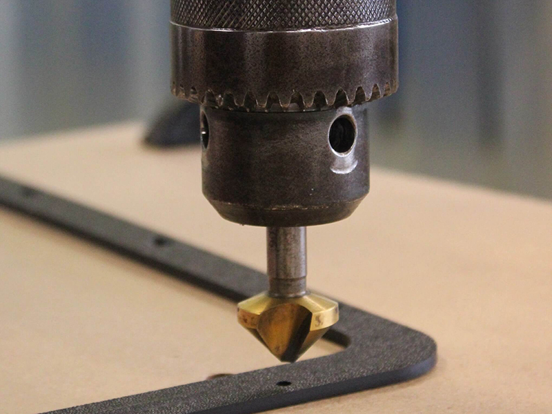 Pièce en plastique perforation à l'aide de nos machines dans le domaine de l'industrie CITYPLAST Pièce en plastique perforation à l'aide de nos machines dans le domaine de l'industrie CITYPLAST